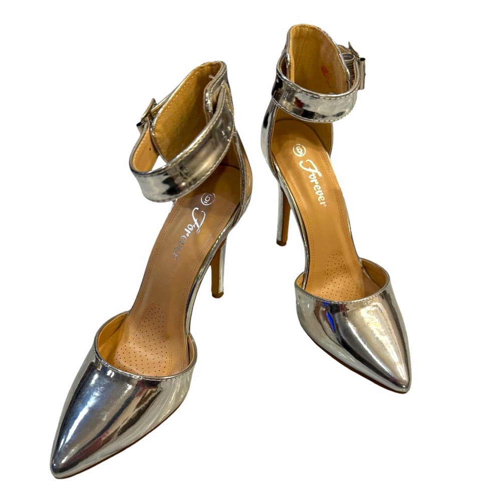 Size 6 Metallic Silver Pointed Toed Ankle Strap Pumps